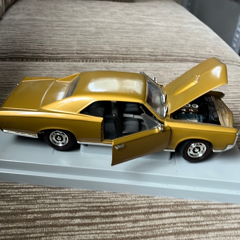 Die cast Pontiac